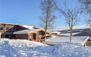 3 Bedroom Cozy Apartment In Ål